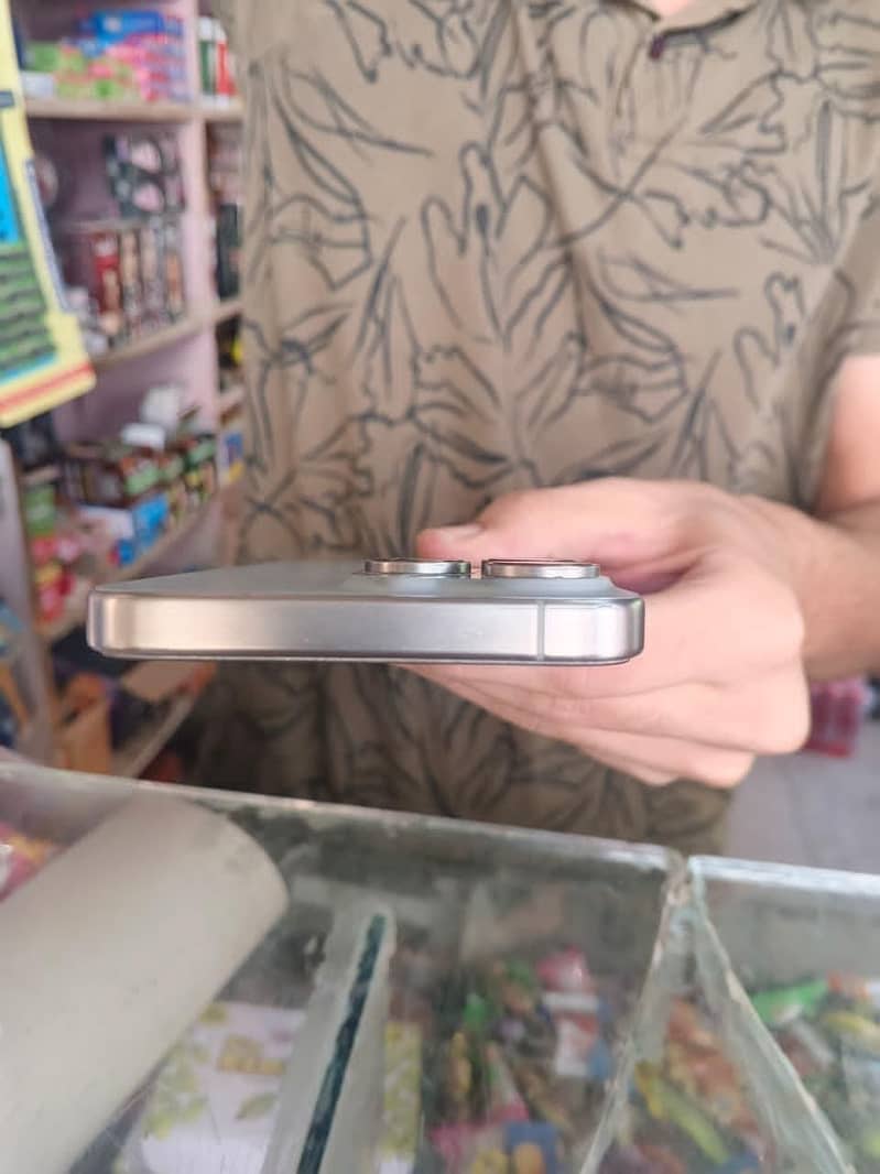 Apple iPhone 15 Pro Max 1