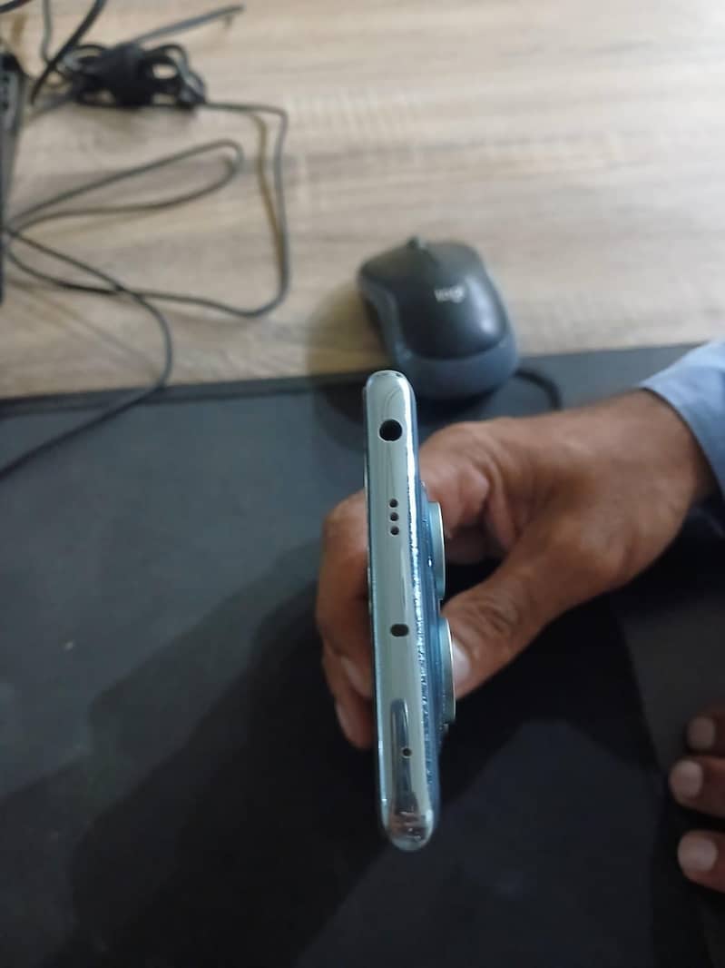 Xiaomi Redmi Note 14 Pro 1