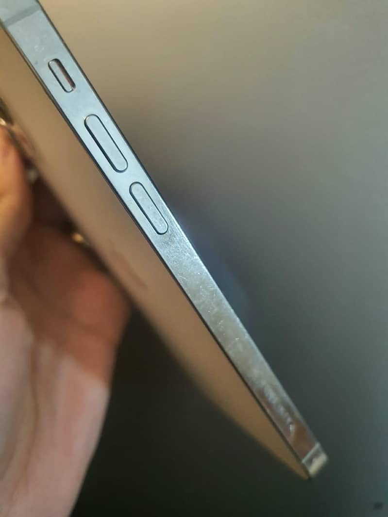 Apple iPhone 12 Pro 3