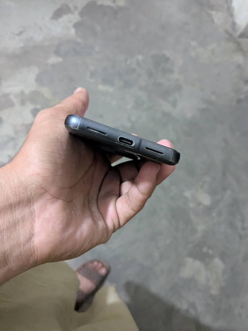 Google Pixel 8 4