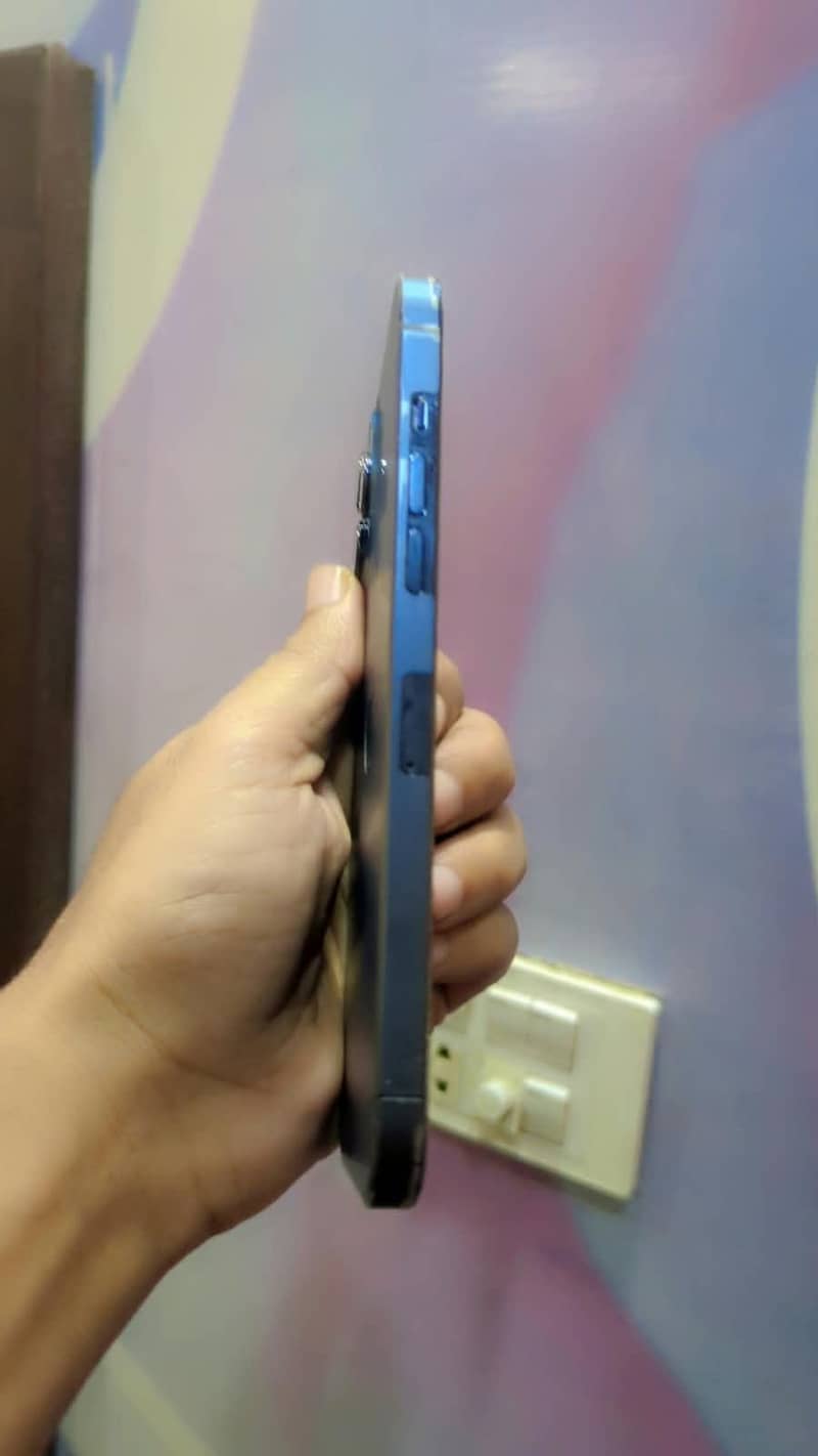 Apple iPhone 12 Pro Max 4