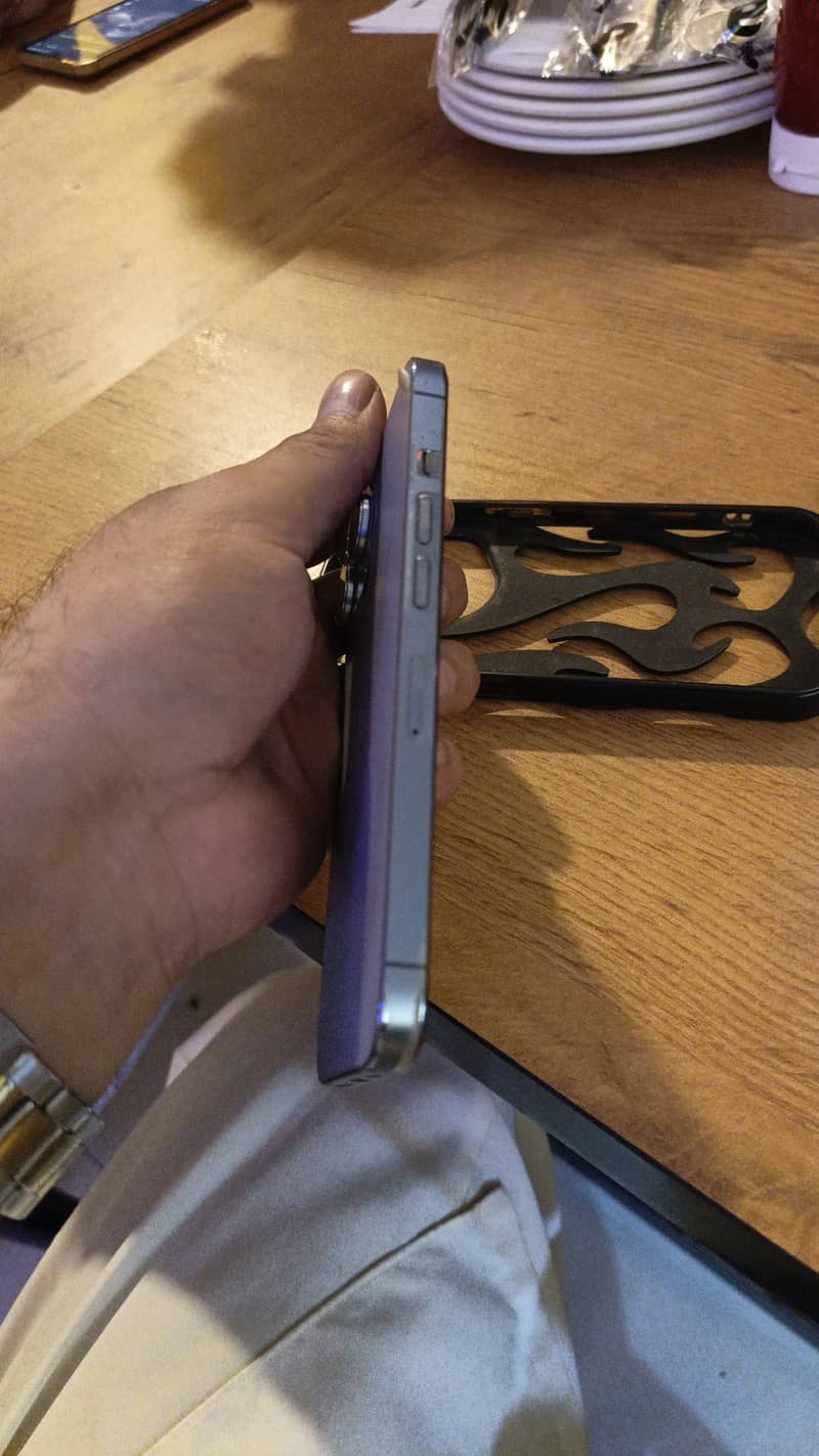 Apple iPhone 13 Pro 2