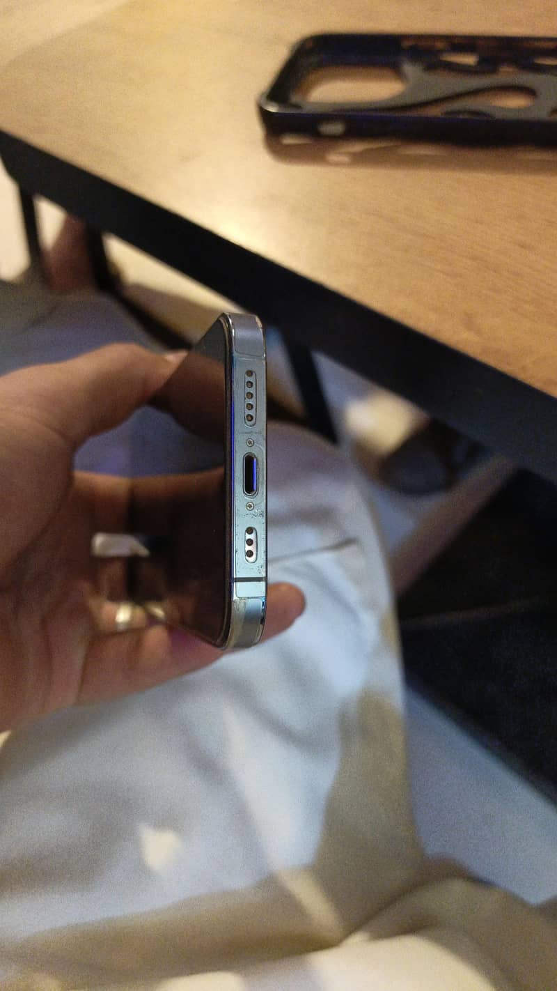 Apple iPhone 13 Pro 4