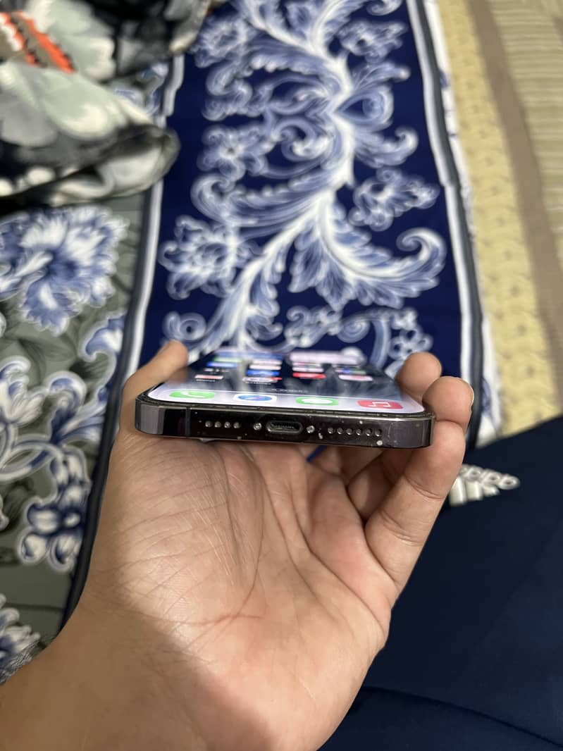 Apple iPhone 14 Pro Max 4