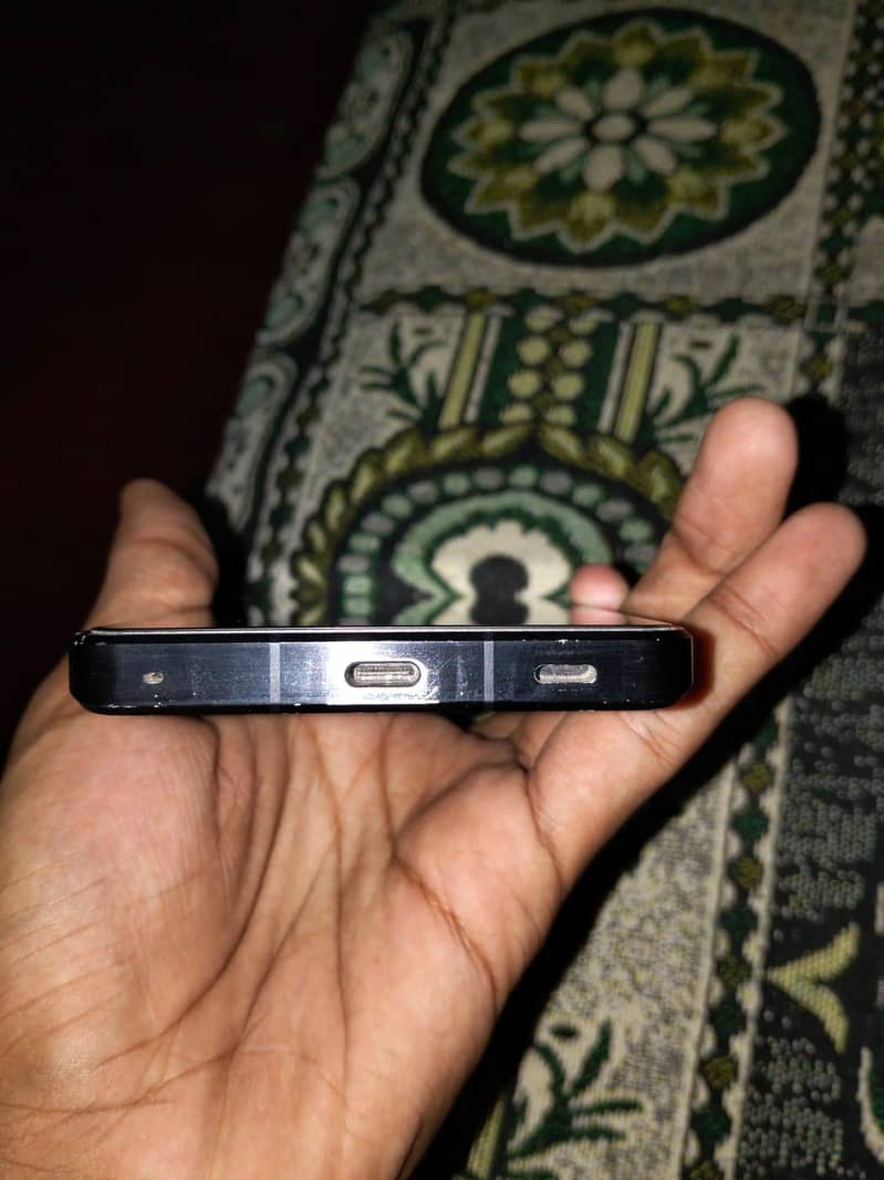 Sharp Aquos R7 12/256 4