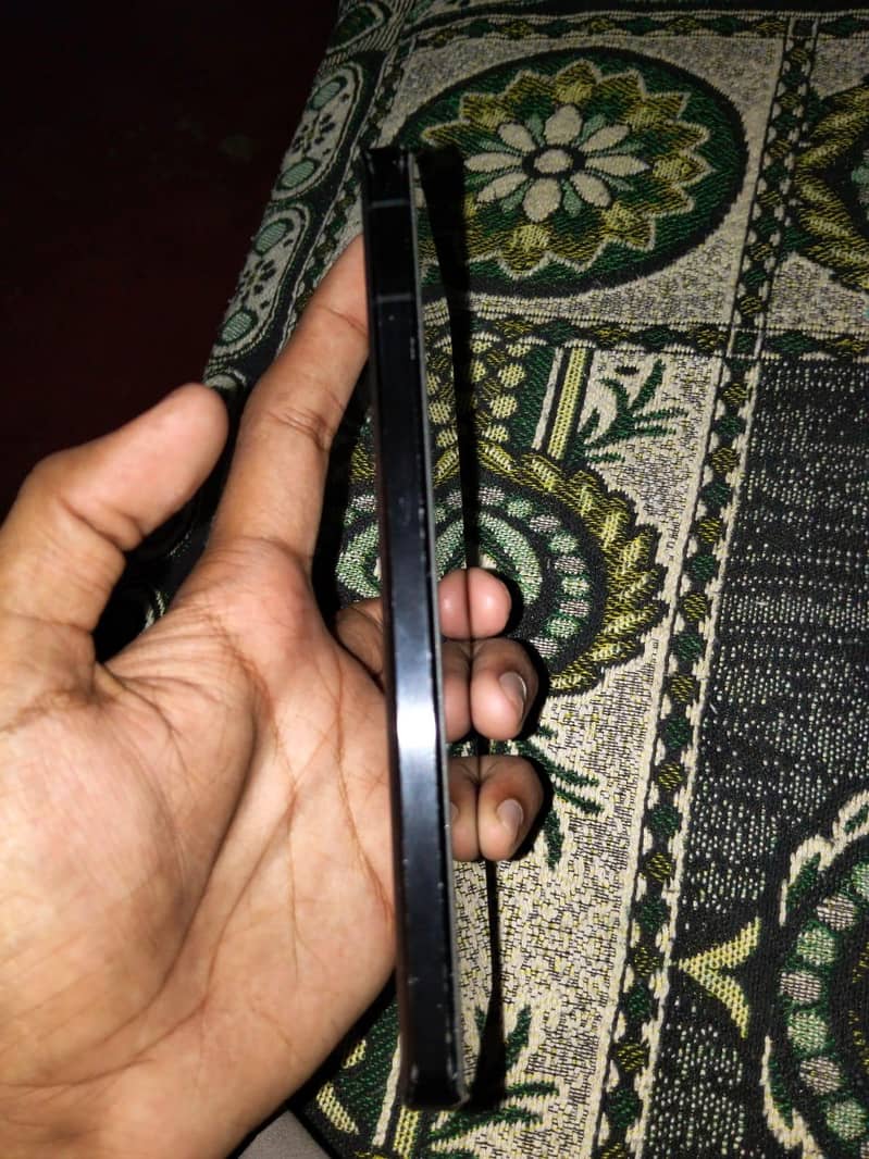 Sharp Aquos R7 12/256 5