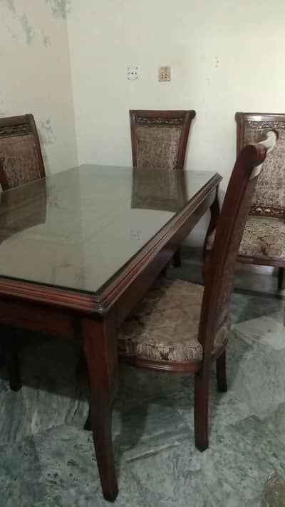 Dining table for sale