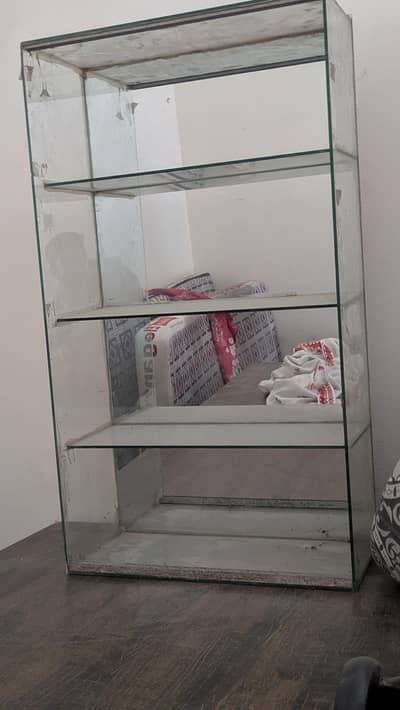 Glass Counter Display / Showcase for Shop - 4 Portion