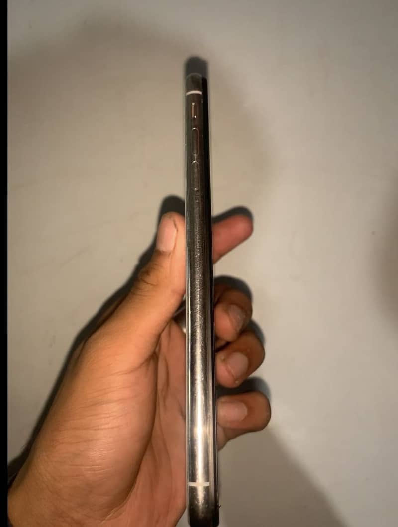 Apple iPhone XS Max 2
