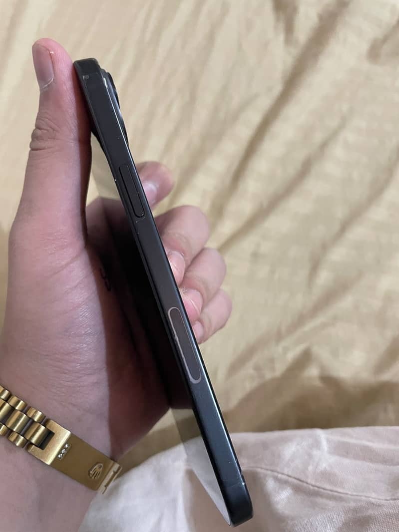 Apple iPhone 15 plus 4