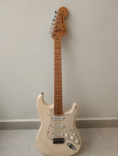 Fender Classic Series '70s Stratocaster® (Serial No. Included)