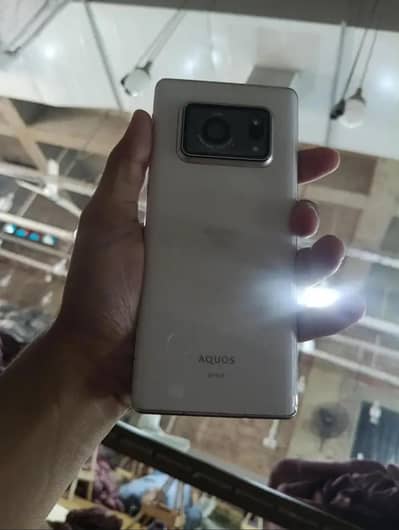 Aquos r6 official pta approved no issue back camera blur h Thora sa