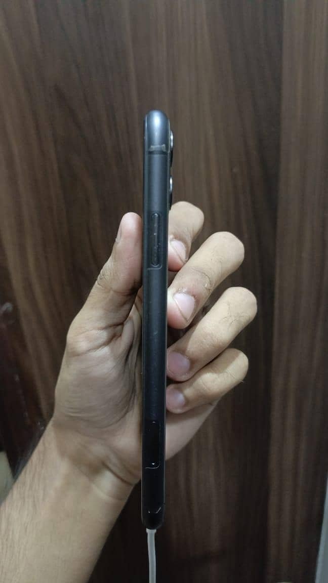 Apple iPhone 11 5