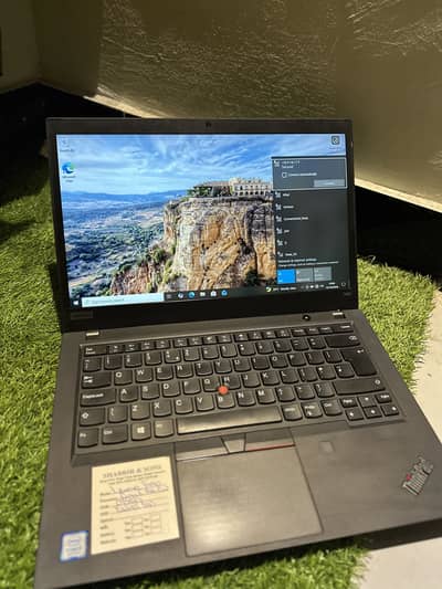 Lenovo T490 - Core i5-8th Gen