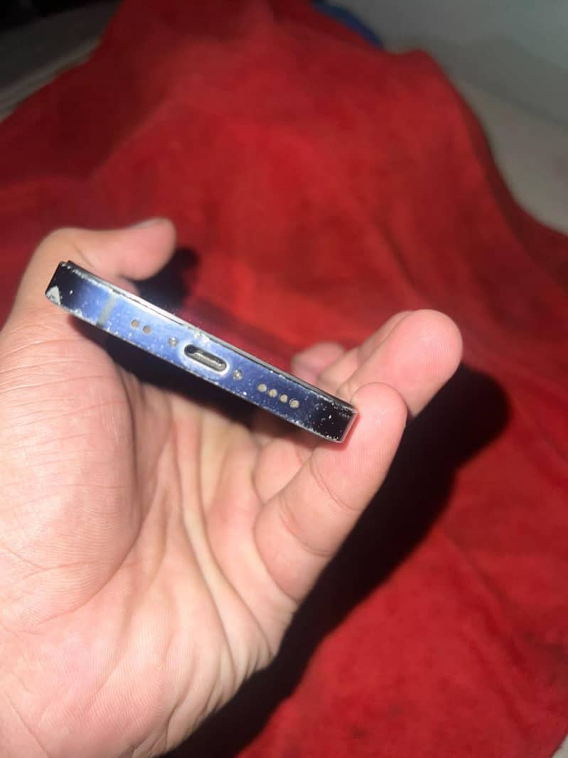 Apple iPhone 12 mini 4