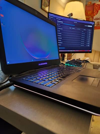 Dell Alienware Gaming Laptop ( i7 16GB ram ) 10/10-imported