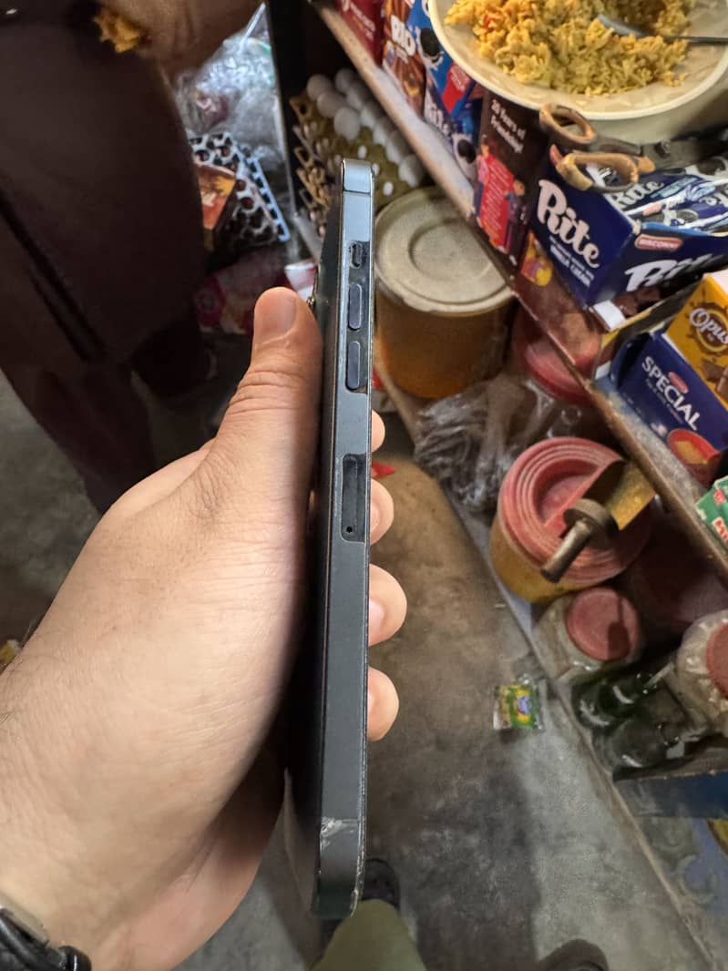 Apple iPhone 12 Pro Max 3