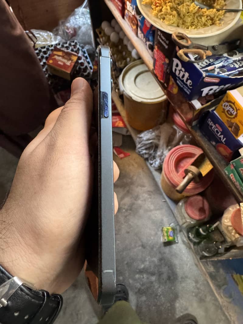 Apple iPhone 12 Pro Max 4