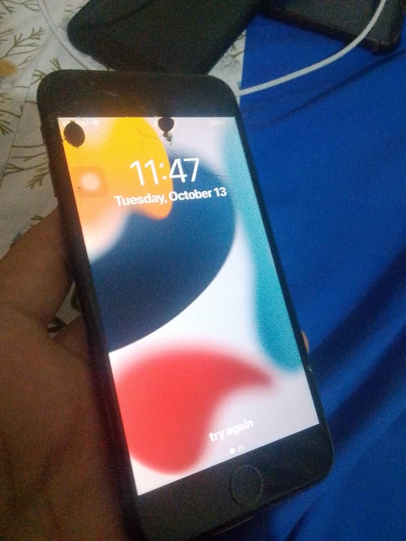 Apple iPhone 7 0
