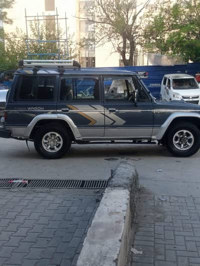 Mitsubishi Pajero 1989