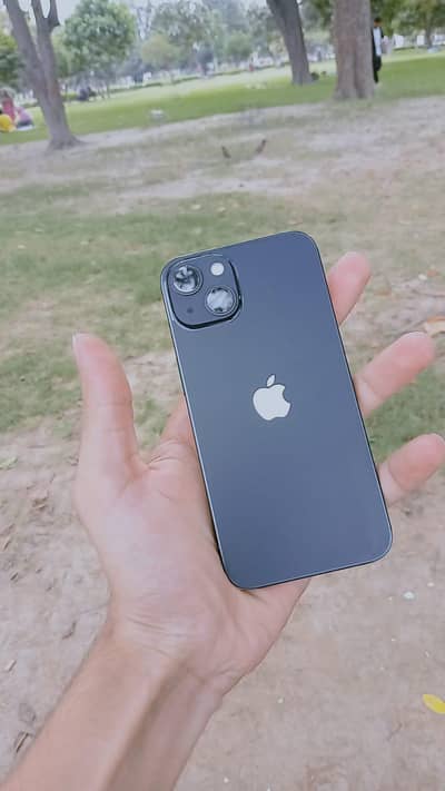Apple iPhone 13