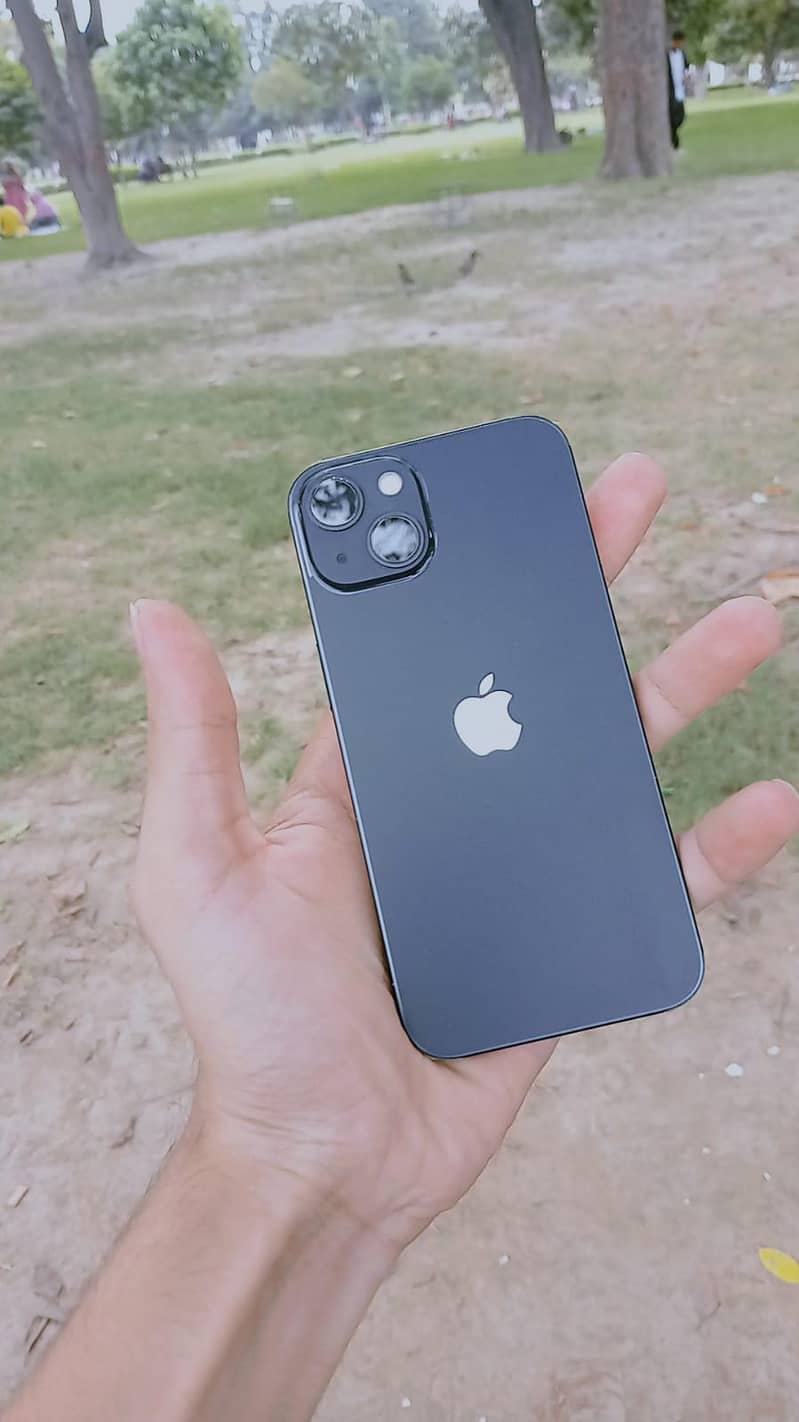 Apple iPhone 13 0
