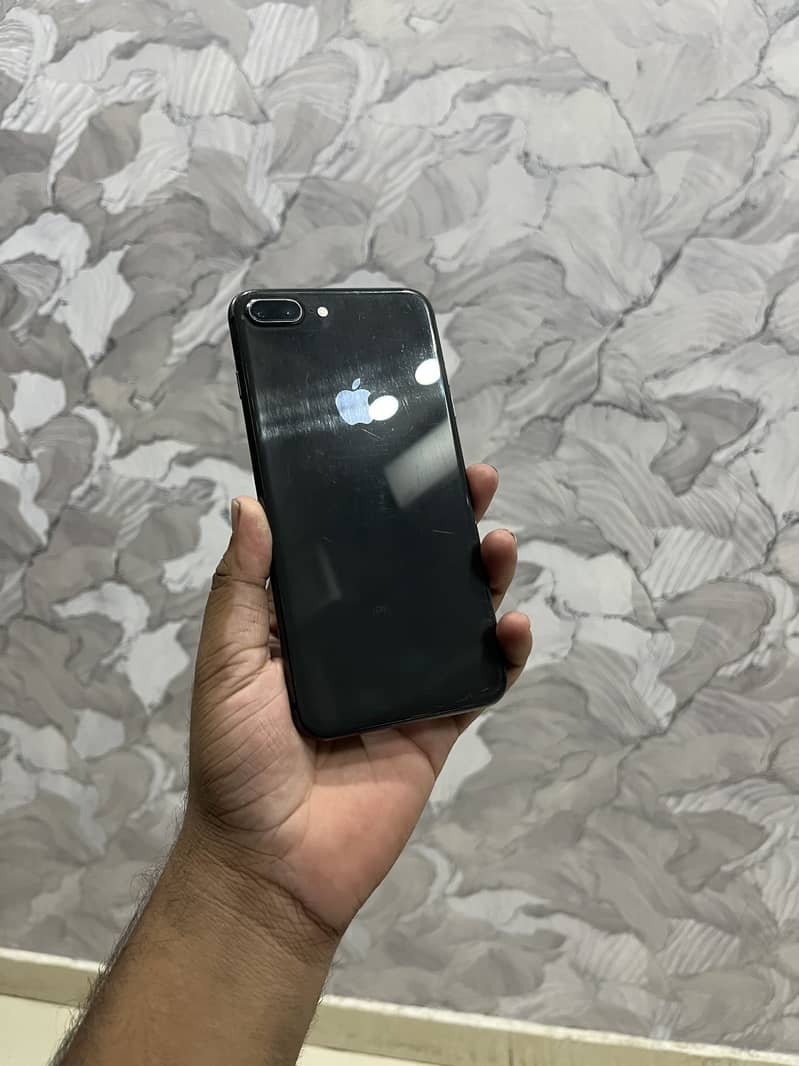 Apple iPhone 8 Plus 2