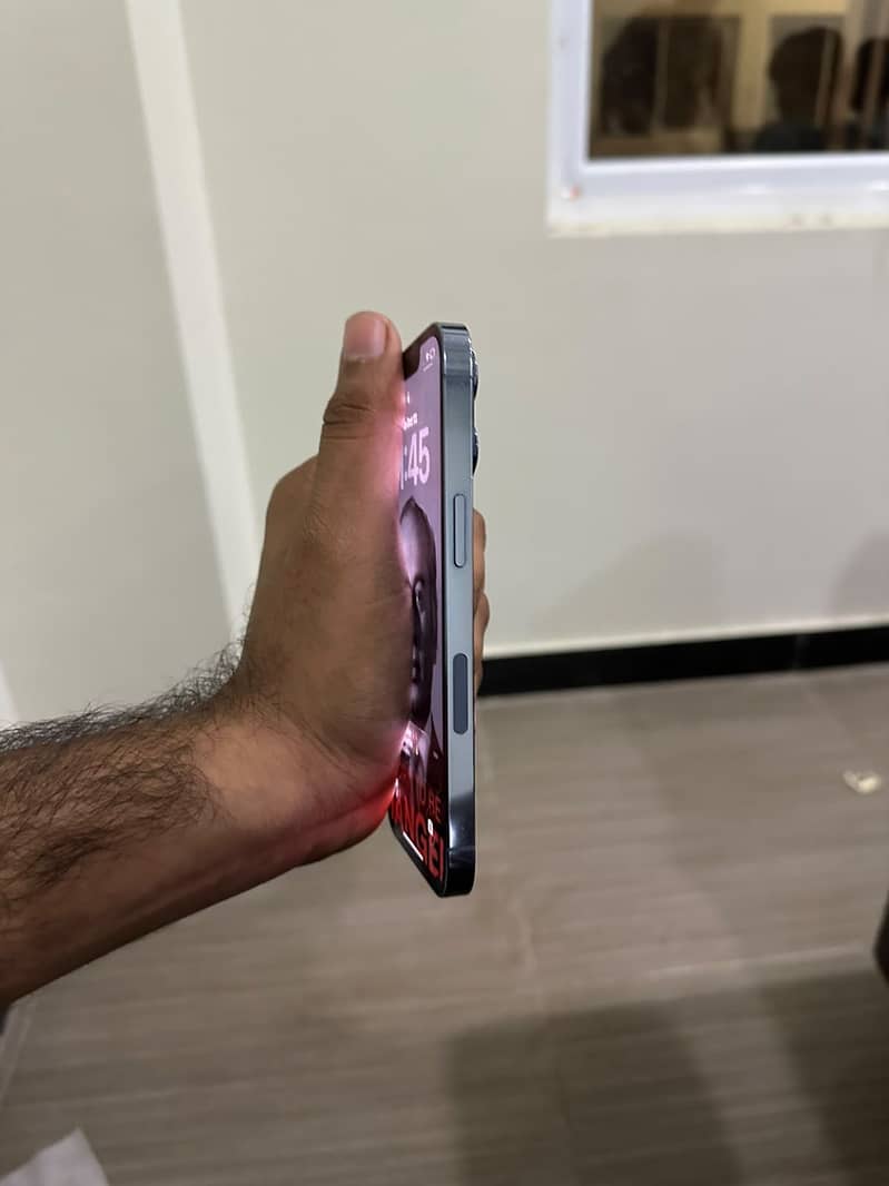 Apple iPhone 13 Pro 2