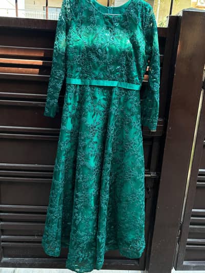 pre loved dress (size Medium)