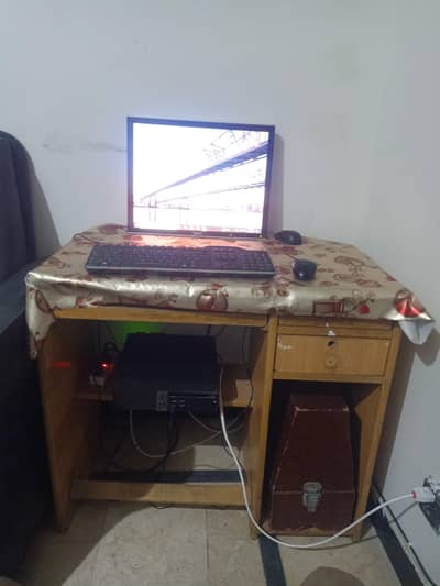 Dell PC i5 6 generation 16 GB Ram 256 SSD with LCD