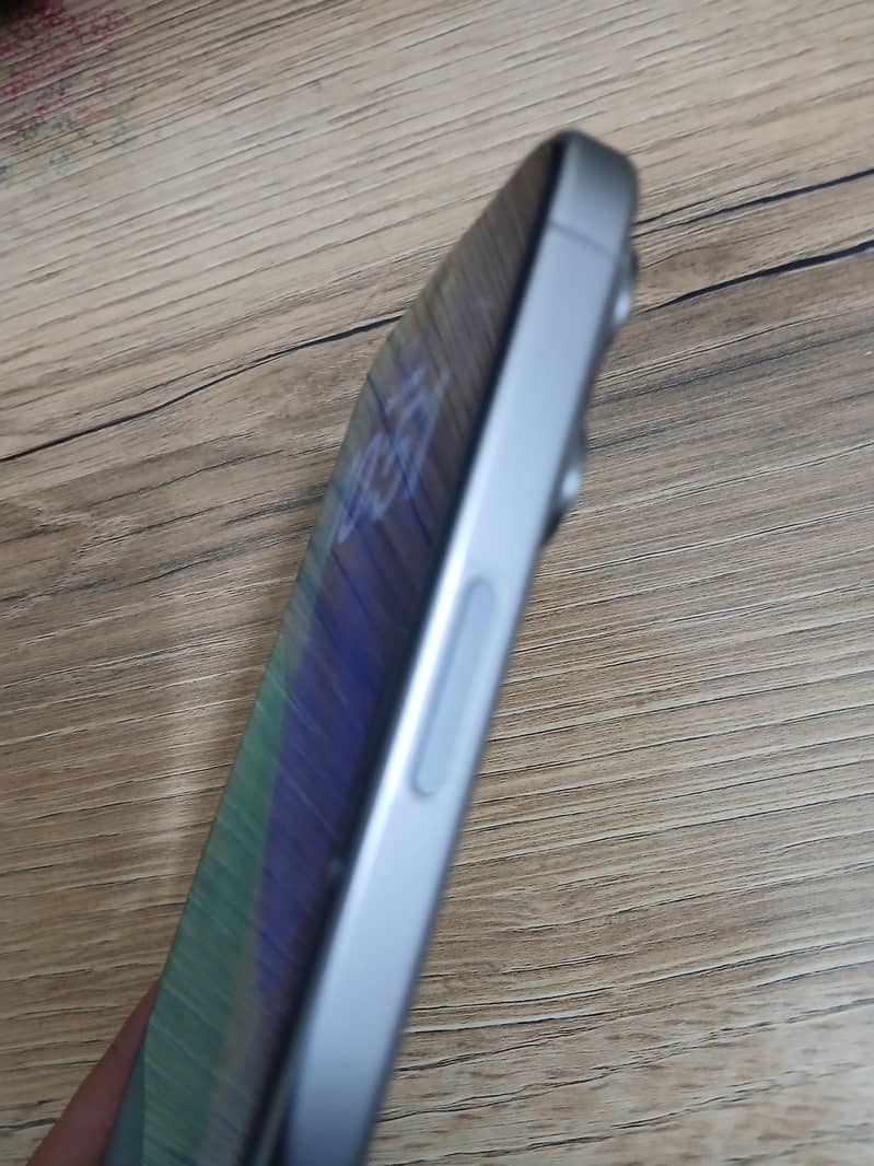Apple iPhone 15 Pro Max 3