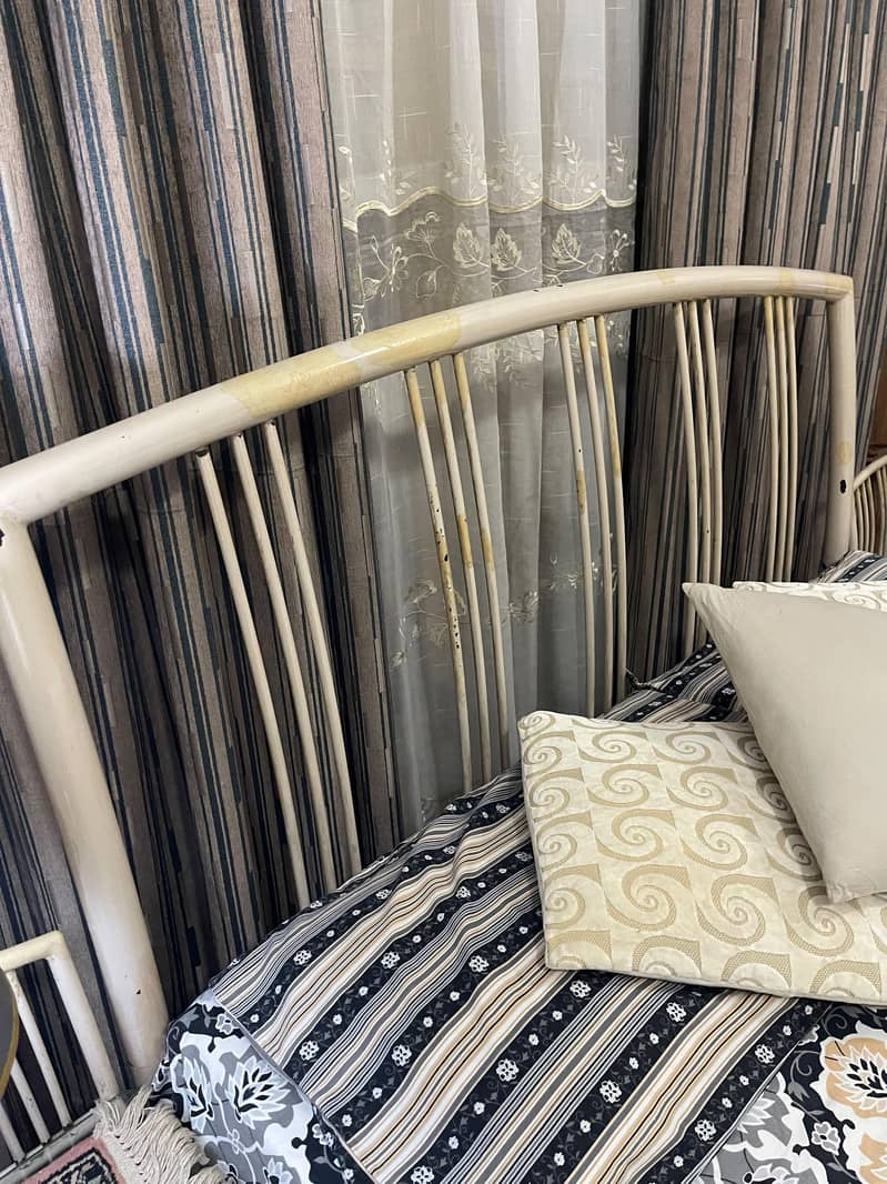 iron bed 3