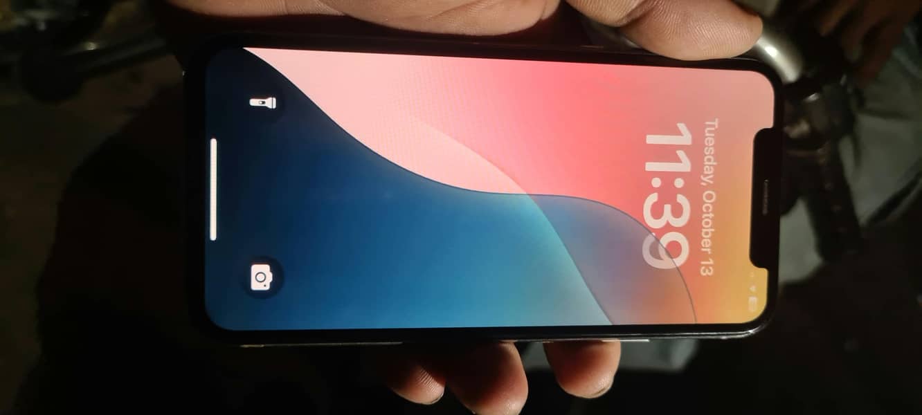 Apple iPhone XS 3