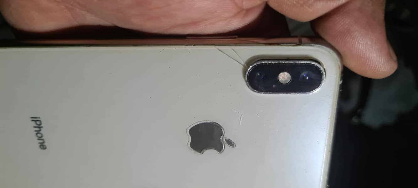 Apple iPhone XS 4