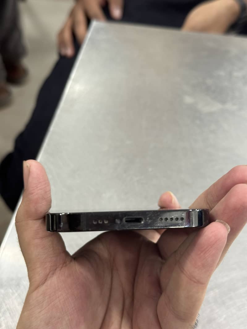 Apple iPhone 14 Pro 1