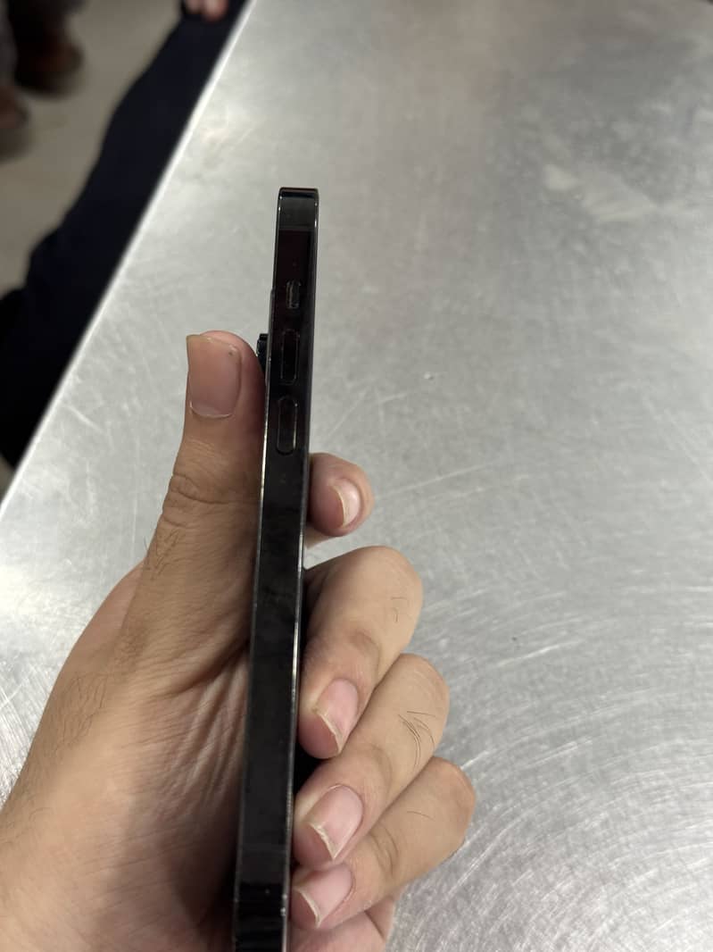 Apple iPhone 14 Pro 2