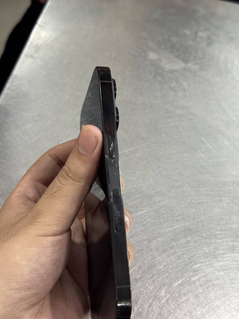 Apple iPhone 14 Pro 3