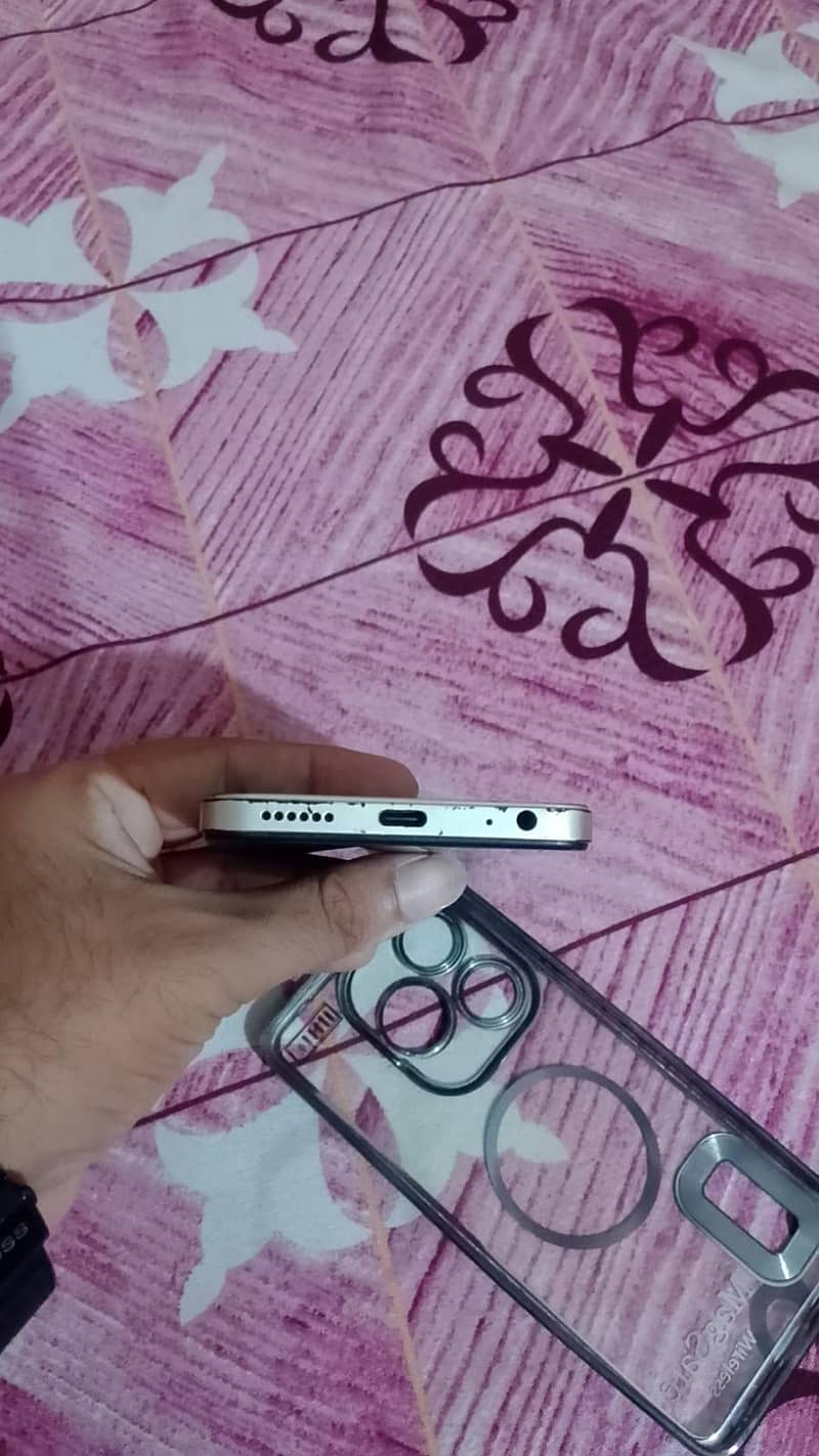 Tecno Spark 20C 4