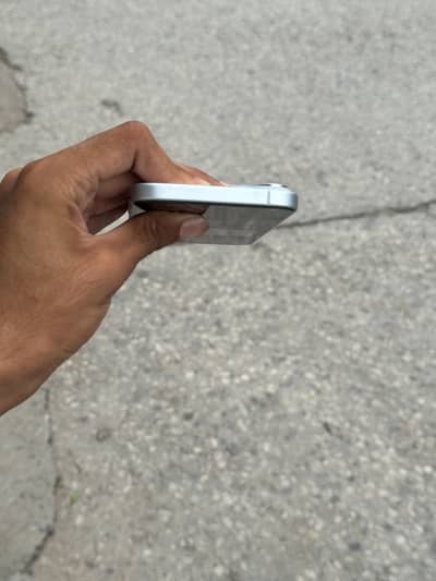 Apple iPhone 15 plus urgent sale price 115k kami ho jay ghi