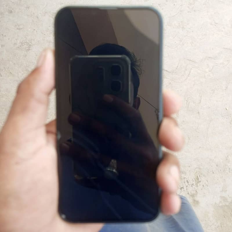 Apple iPhone 13 4