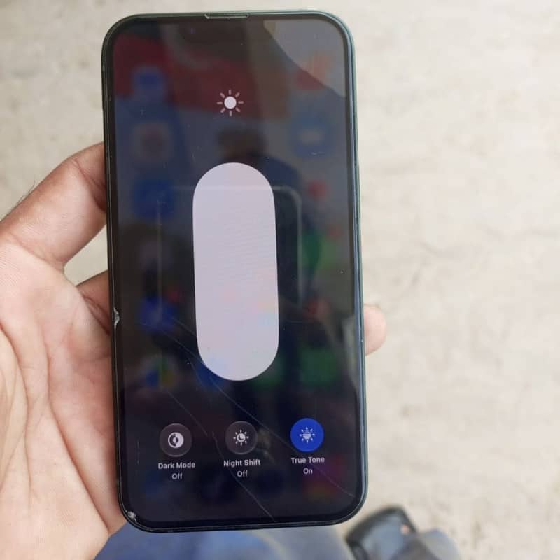 Apple iPhone 13 6