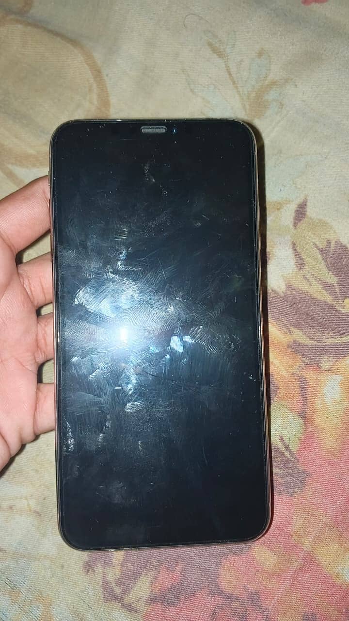 Apple iPhone XS Max 1