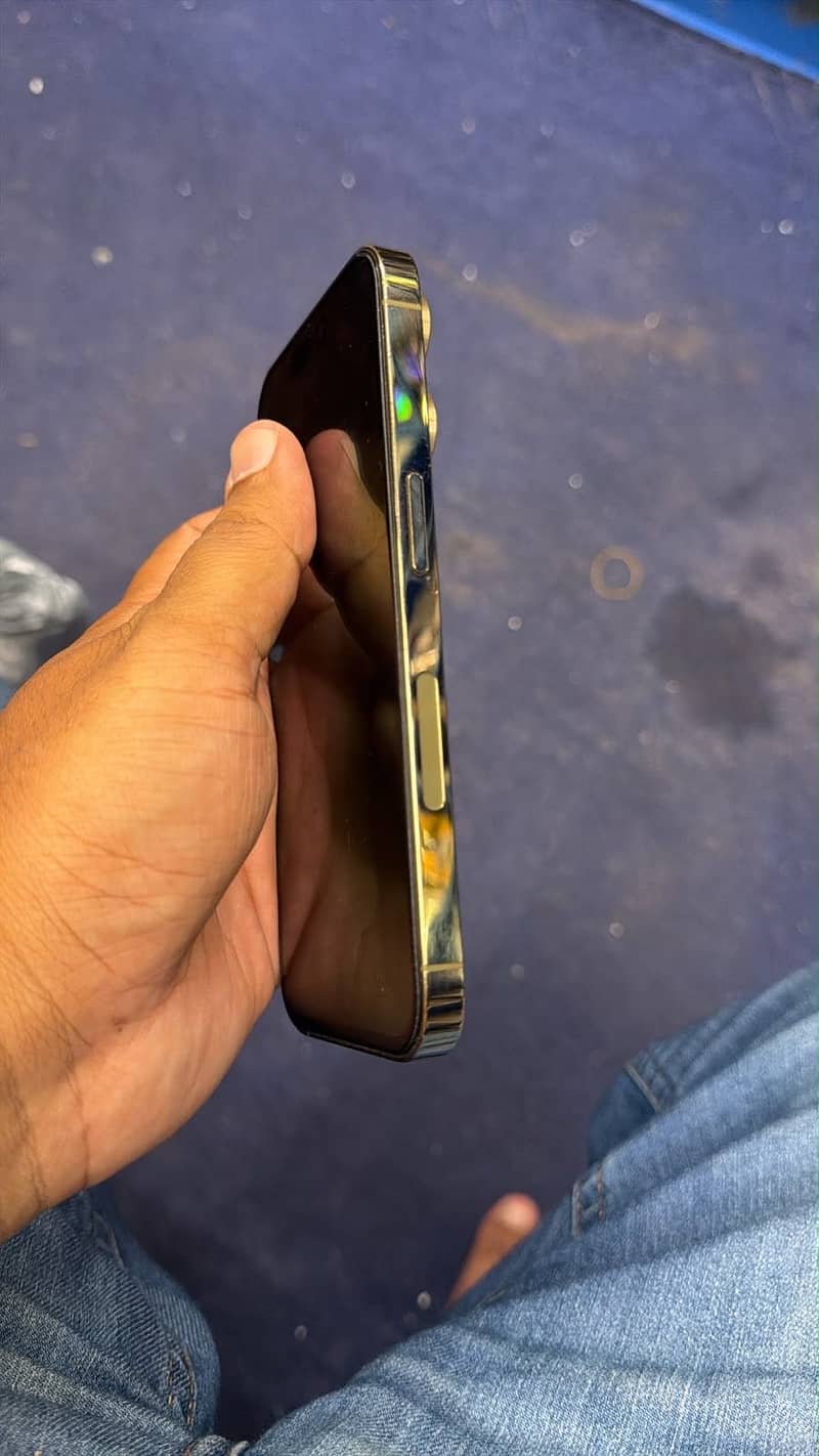 Apple iPhone 14 Pro 1
