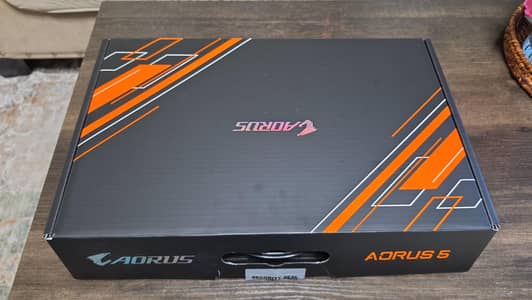 GIGABYTE AORUS 5 SE4