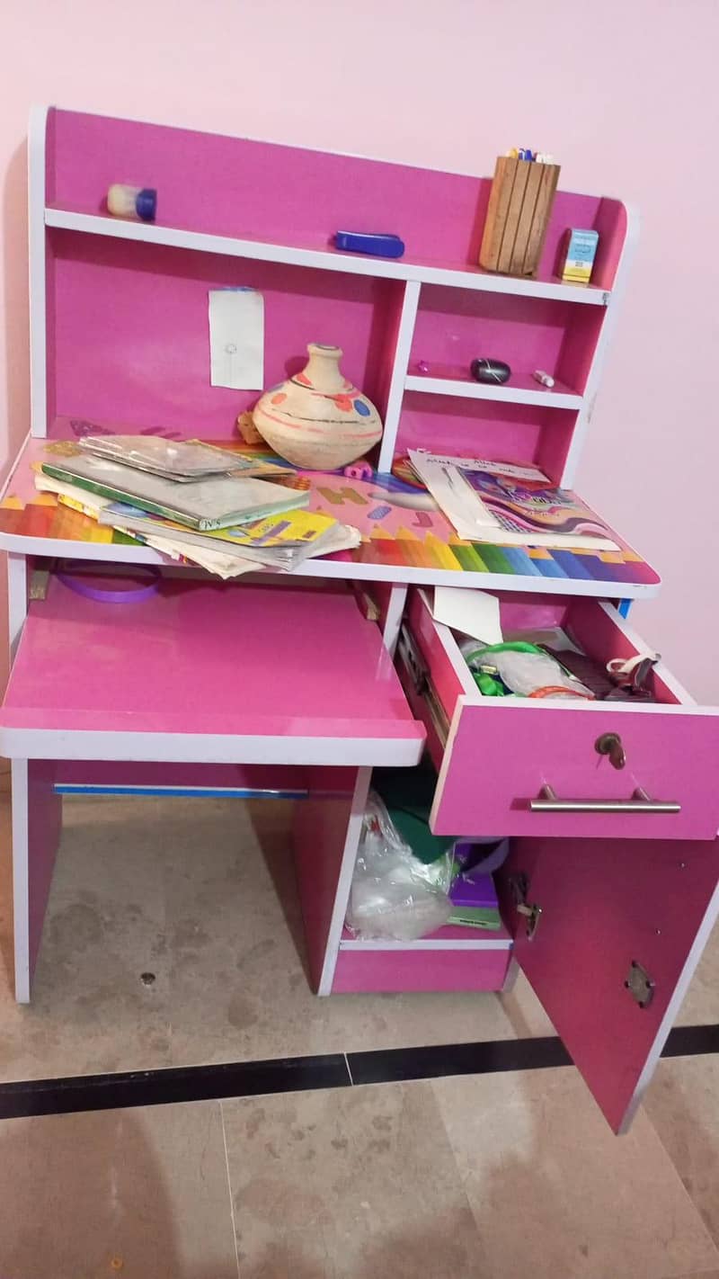 study table and chair 1