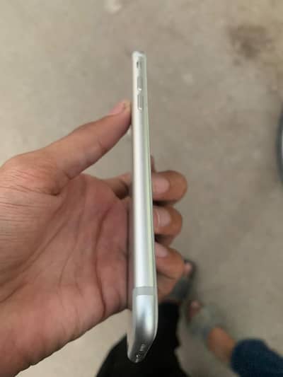 Apple iPhone 7