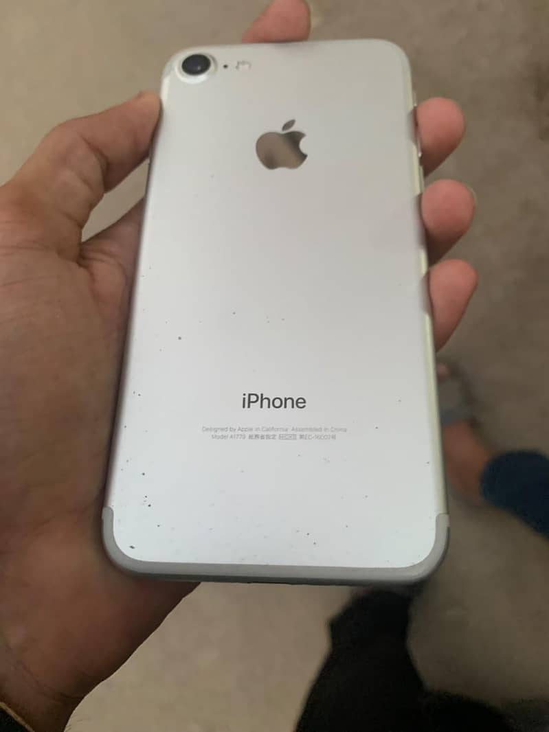 Apple iPhone 7 1