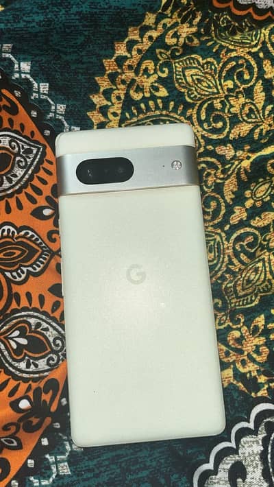 Google pixel 7 light green color condition 9/10