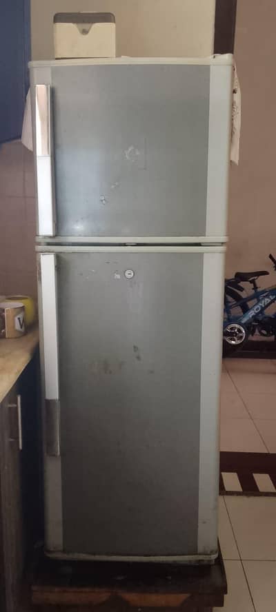 Dawlance Medium size Fridge urgent sale