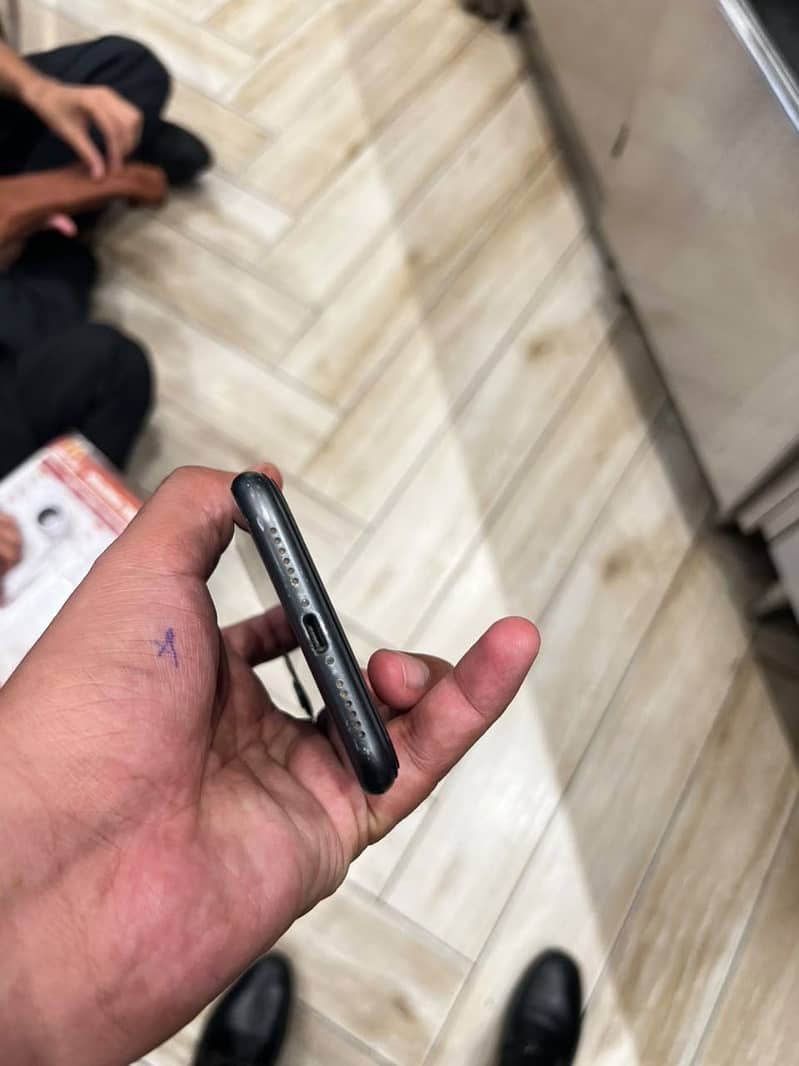 Apple iPhone 11 1